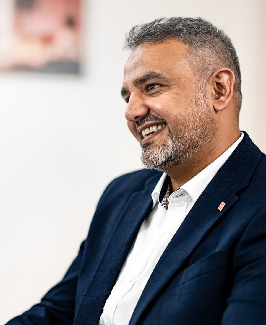 الدكتور طارق گردوال